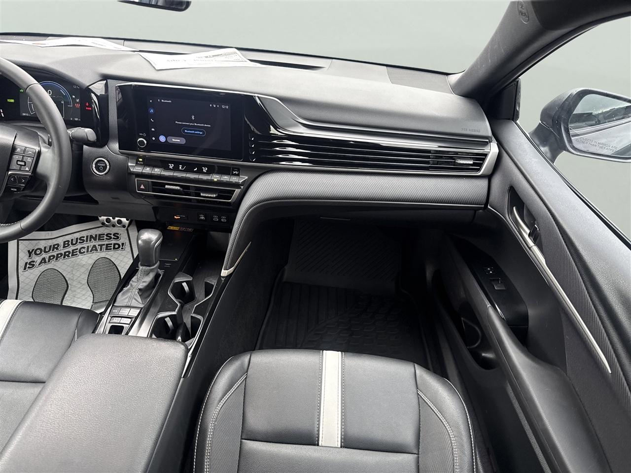 Toyota Camry XLE AWD (Natl) 2025