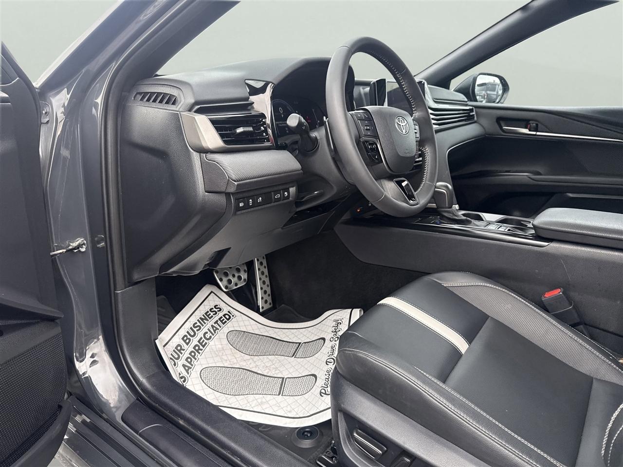 Toyota Camry XLE AWD (Natl) 2025