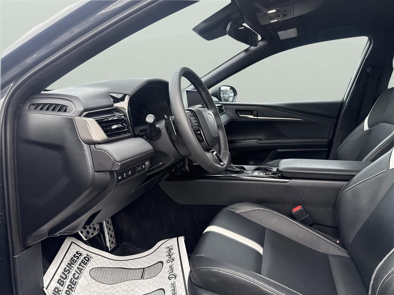 Toyota Camry XLE AWD (Natl) 2025