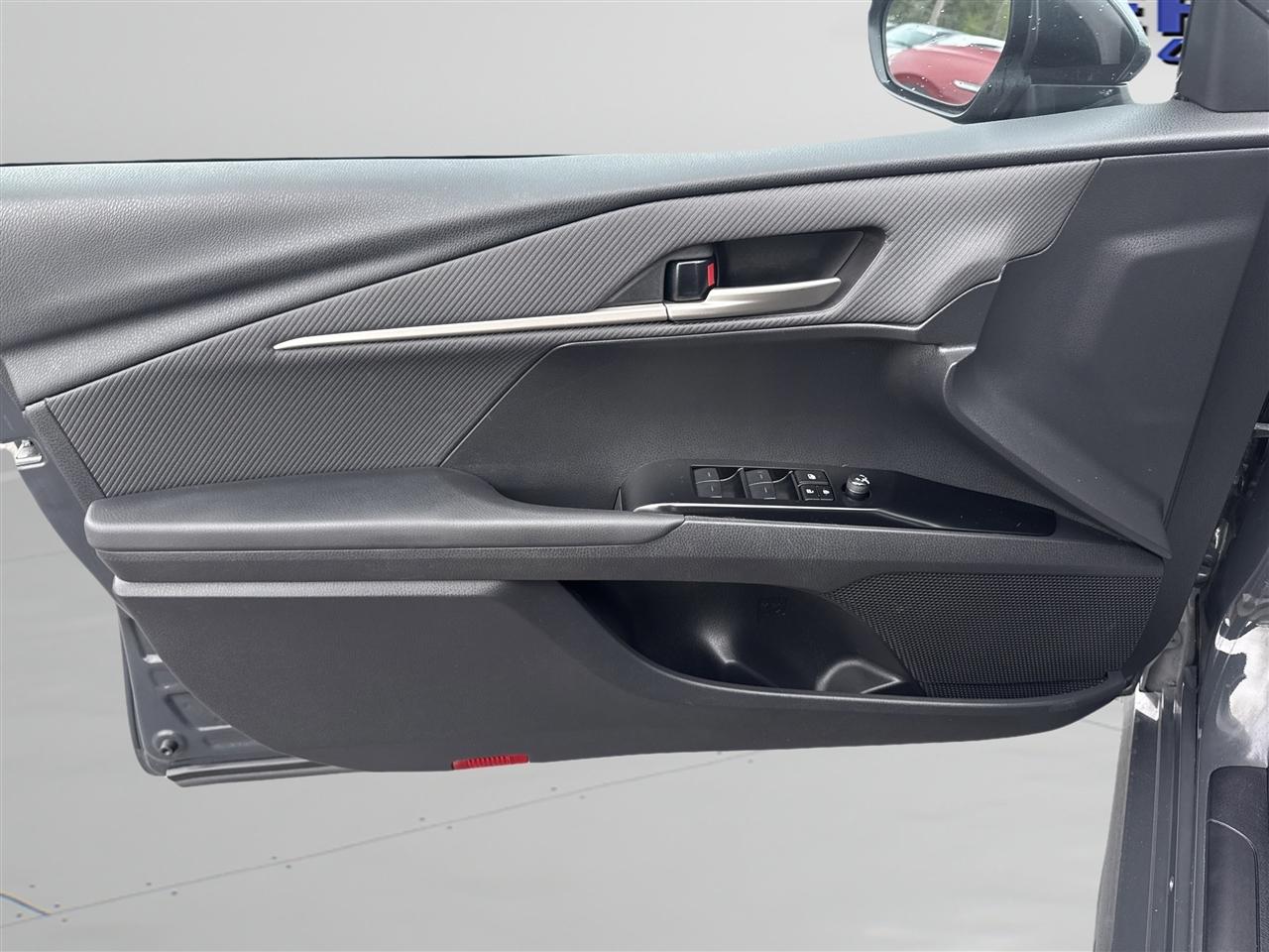 Toyota Camry XLE AWD (Natl) 2025