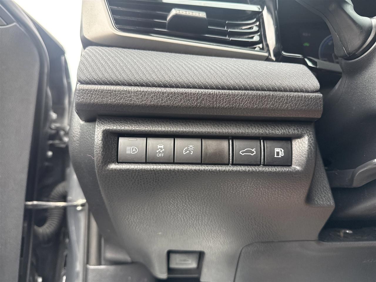 Toyota Camry XLE AWD (Natl) 2025