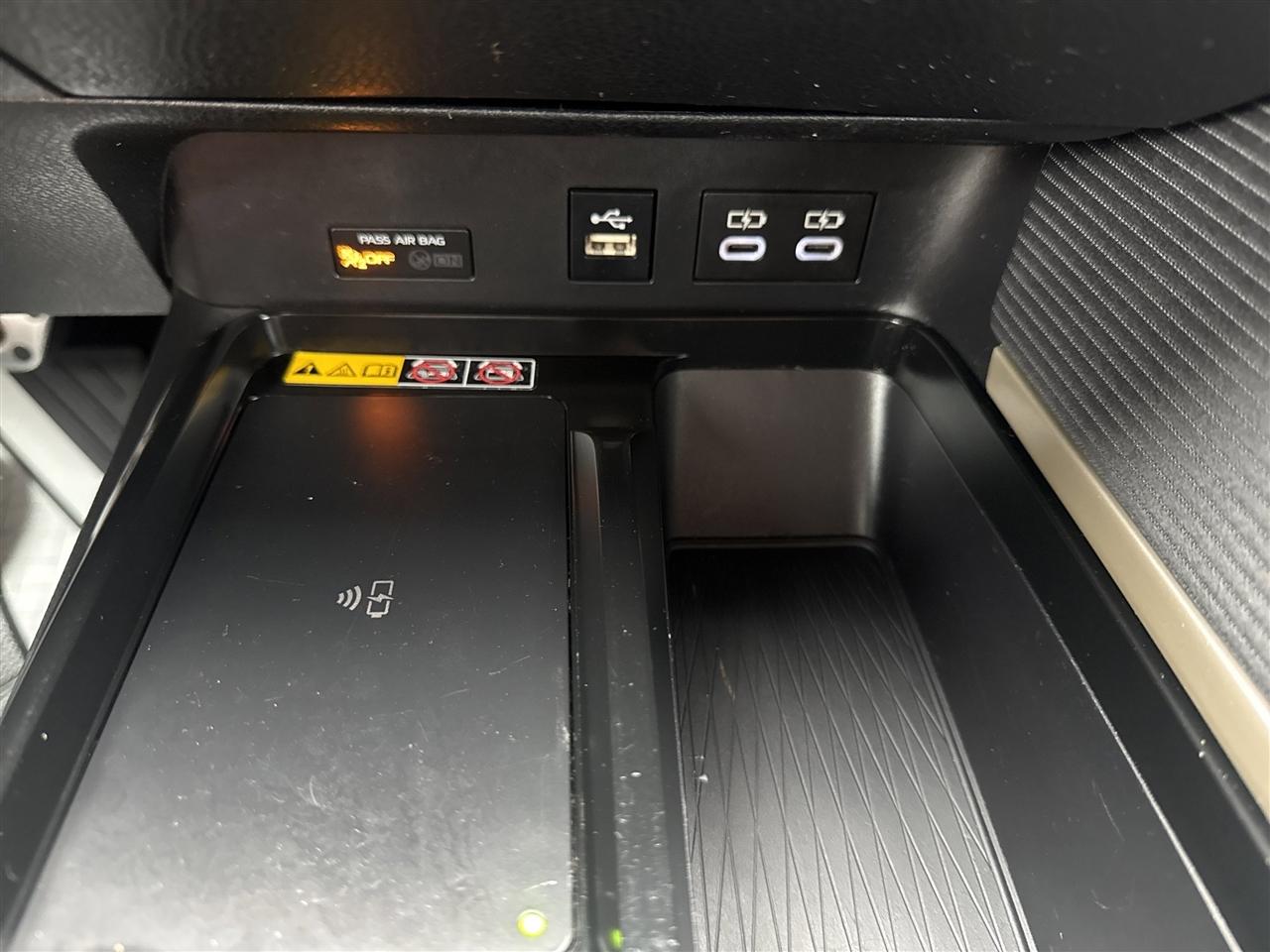 Toyota Camry XLE AWD (Natl) 2025