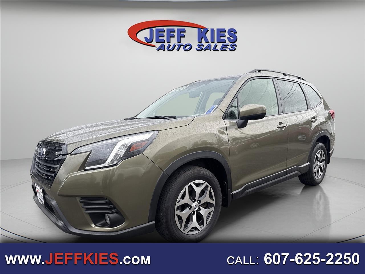 2023 Subaru Forester Premium CVT