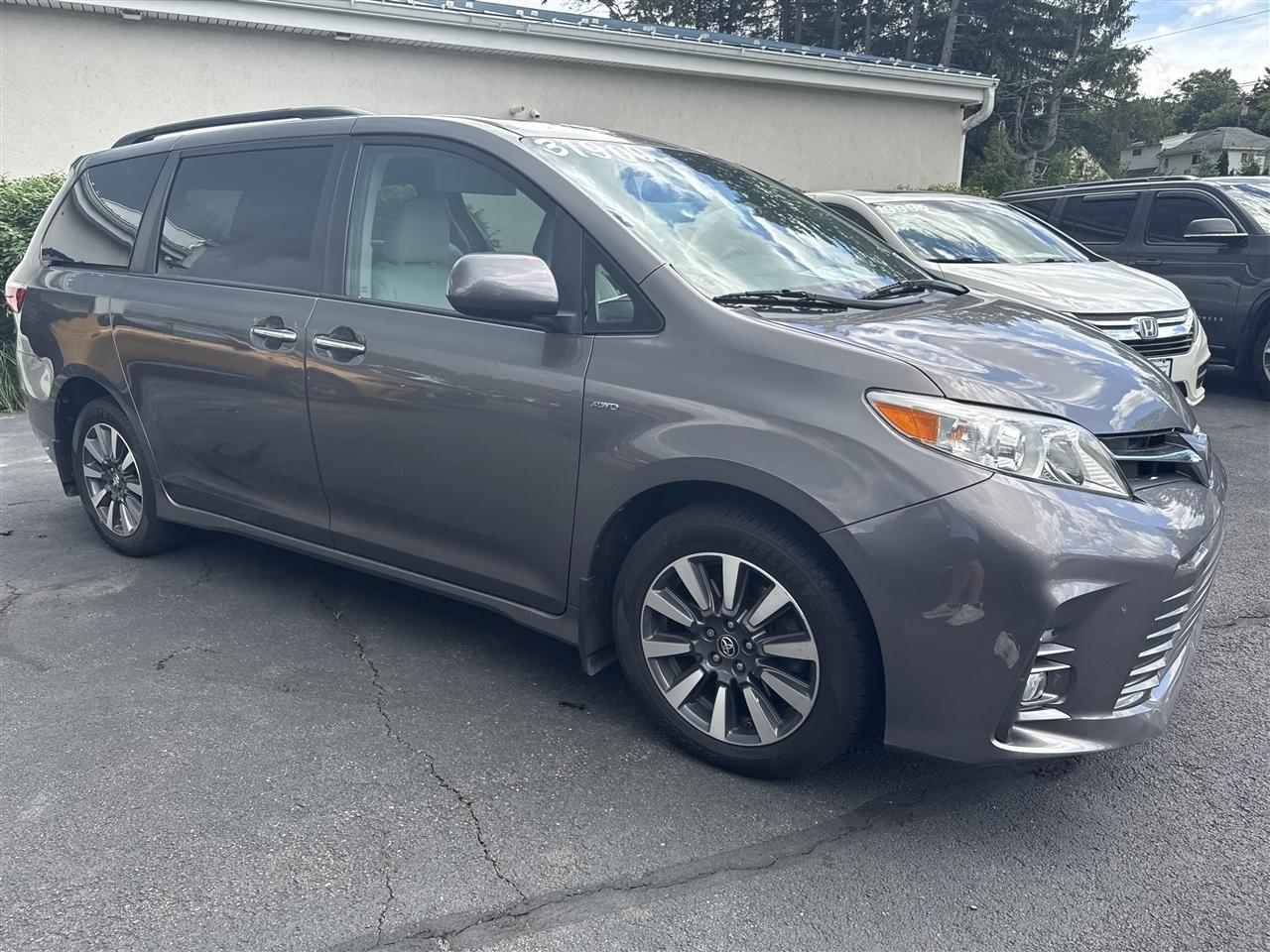 Toyota Sienna Limited Premium AWD 7-Passenger (Natl) 2020