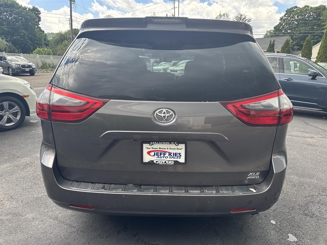 Toyota Sienna Limited Premium AWD 7-Passenger (Natl) 2020