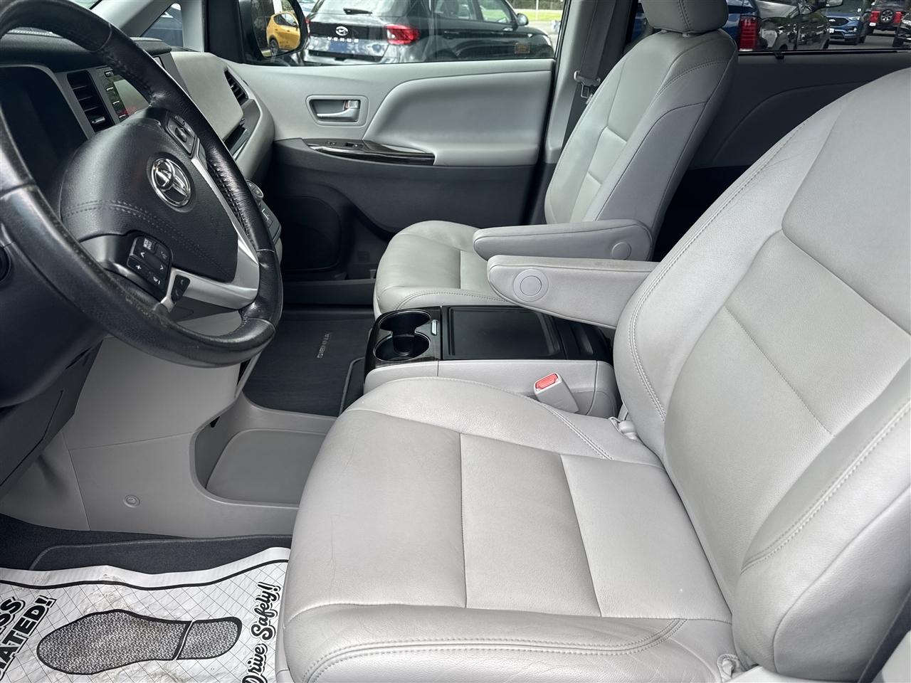 Toyota Sienna Limited Premium AWD 7-Passenger (Natl) 2020