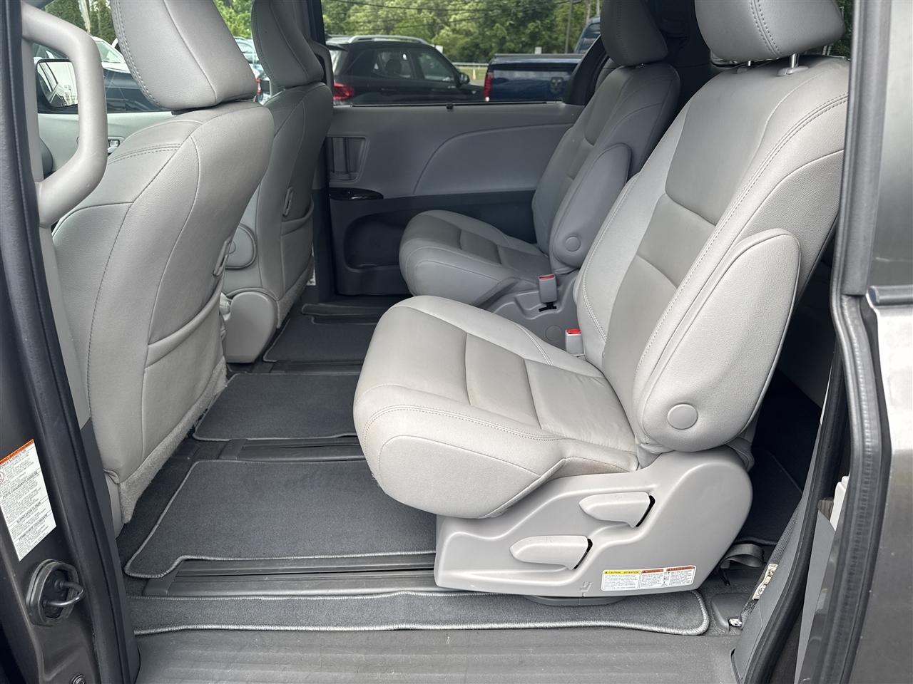 Toyota Sienna Limited Premium AWD 7-Passenger (Natl) 2020