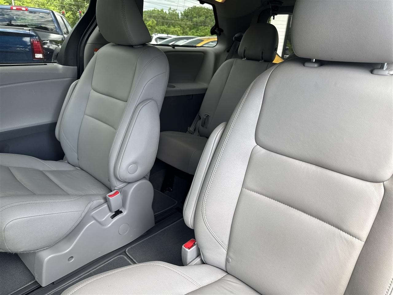 Toyota Sienna Limited Premium AWD 7-Passenger (Natl) 2020