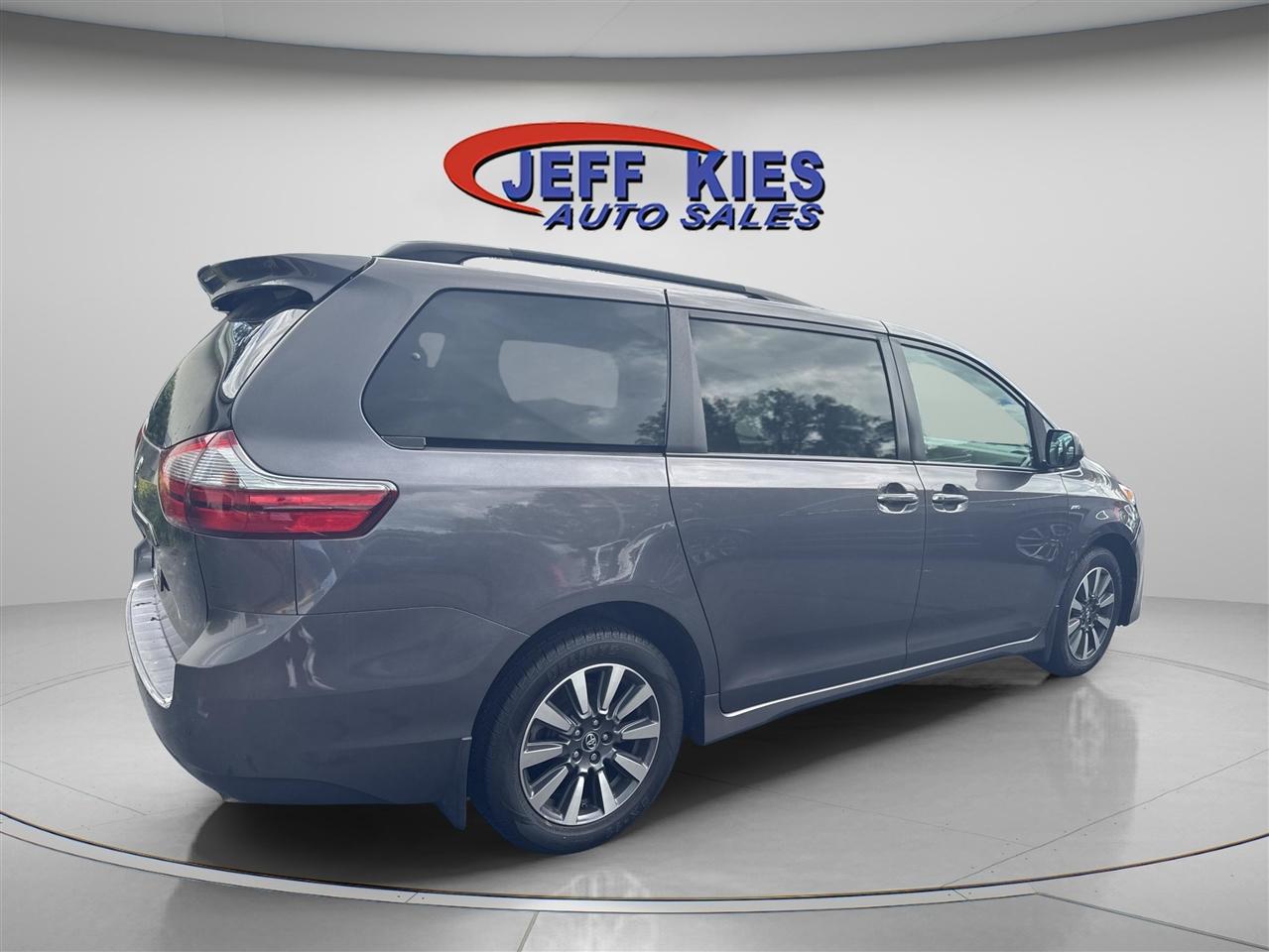 Toyota Sienna Limited Premium AWD 7-Passenger (Natl) 2020