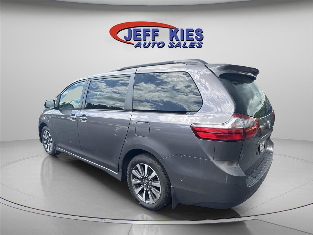 Toyota Sienna Limited Premium AWD 7-Passenger (Natl) 2020