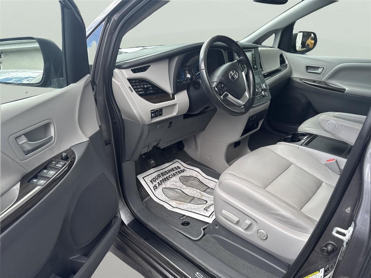 Toyota Sienna Limited Premium AWD 7-Passenger (Natl) 2020