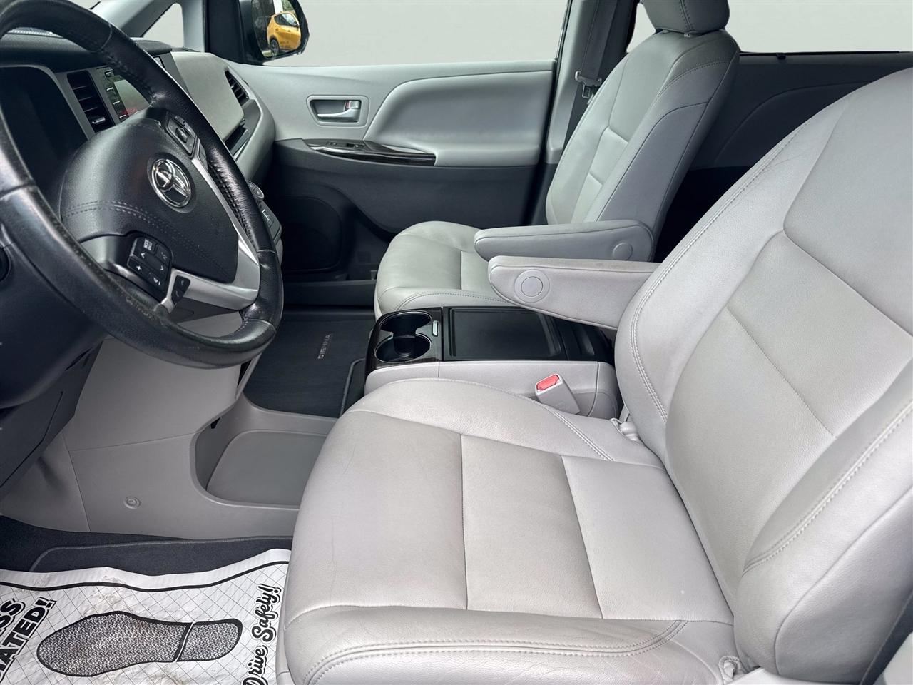 Toyota Sienna Limited Premium AWD 7-Passenger (Natl) 2020