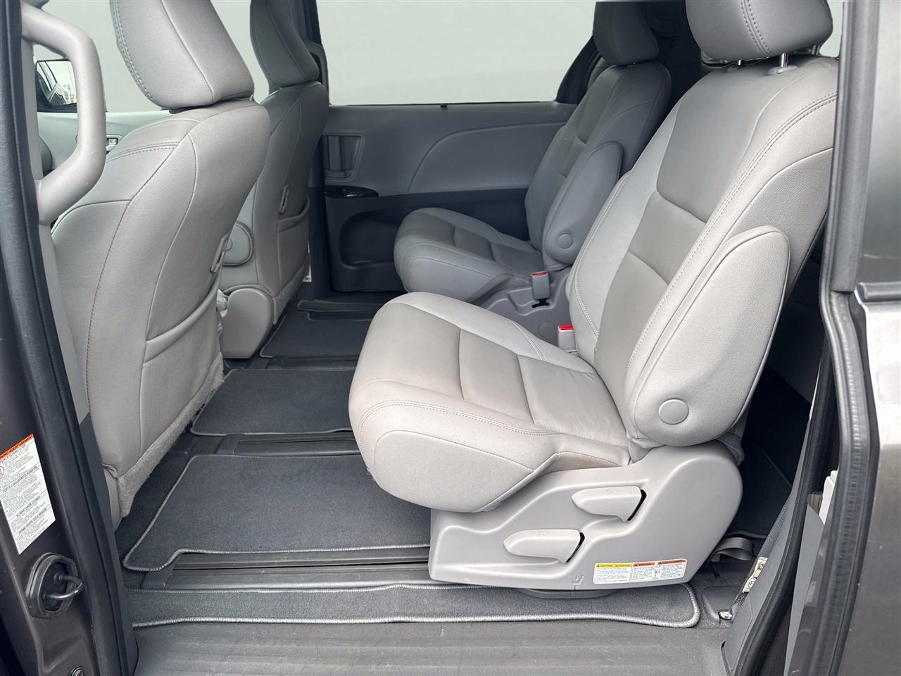Toyota Sienna Limited Premium AWD 7-Passenger (Natl) 2020