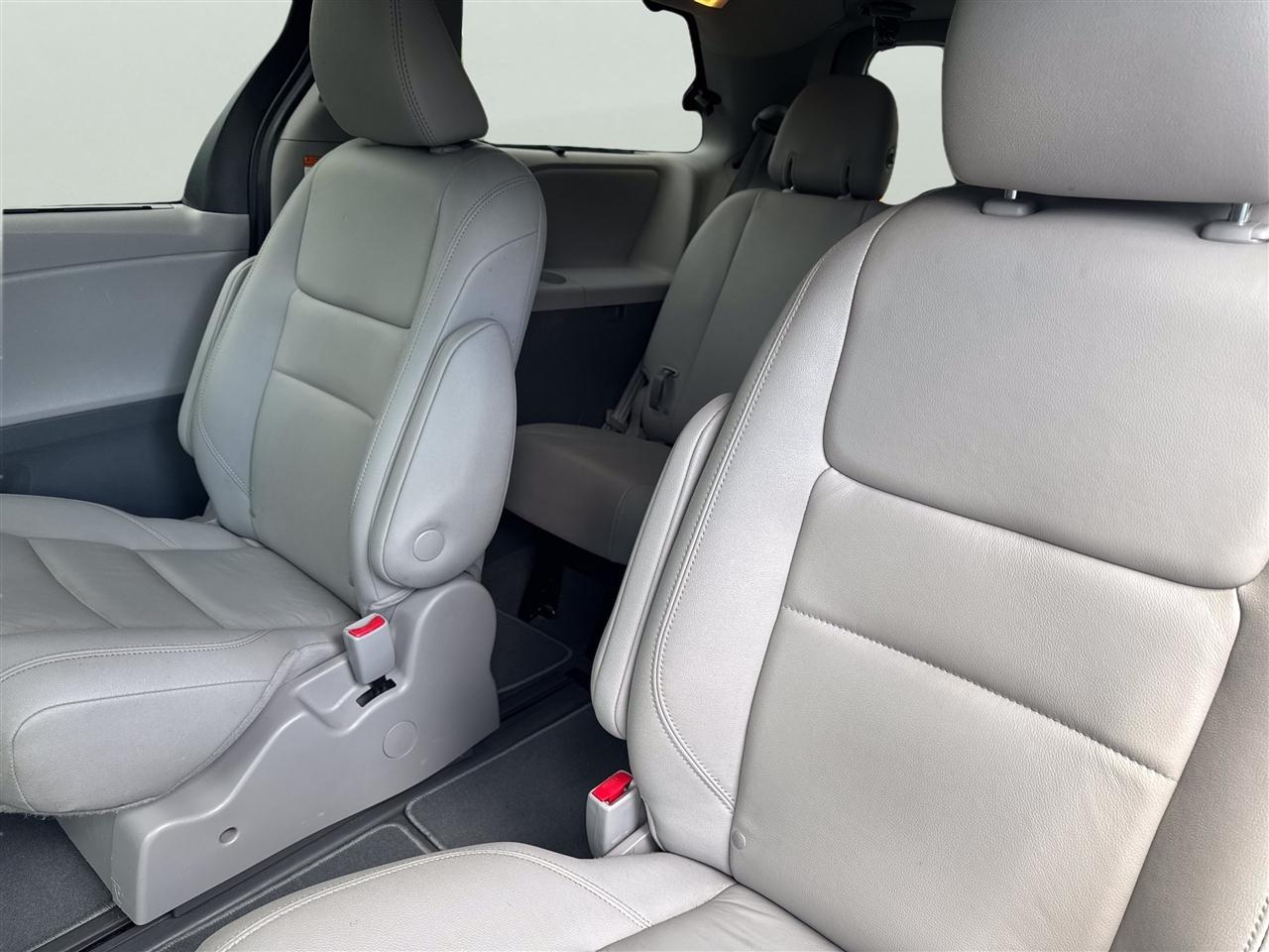 Toyota Sienna Limited Premium AWD 7-Passenger (Natl) 2020