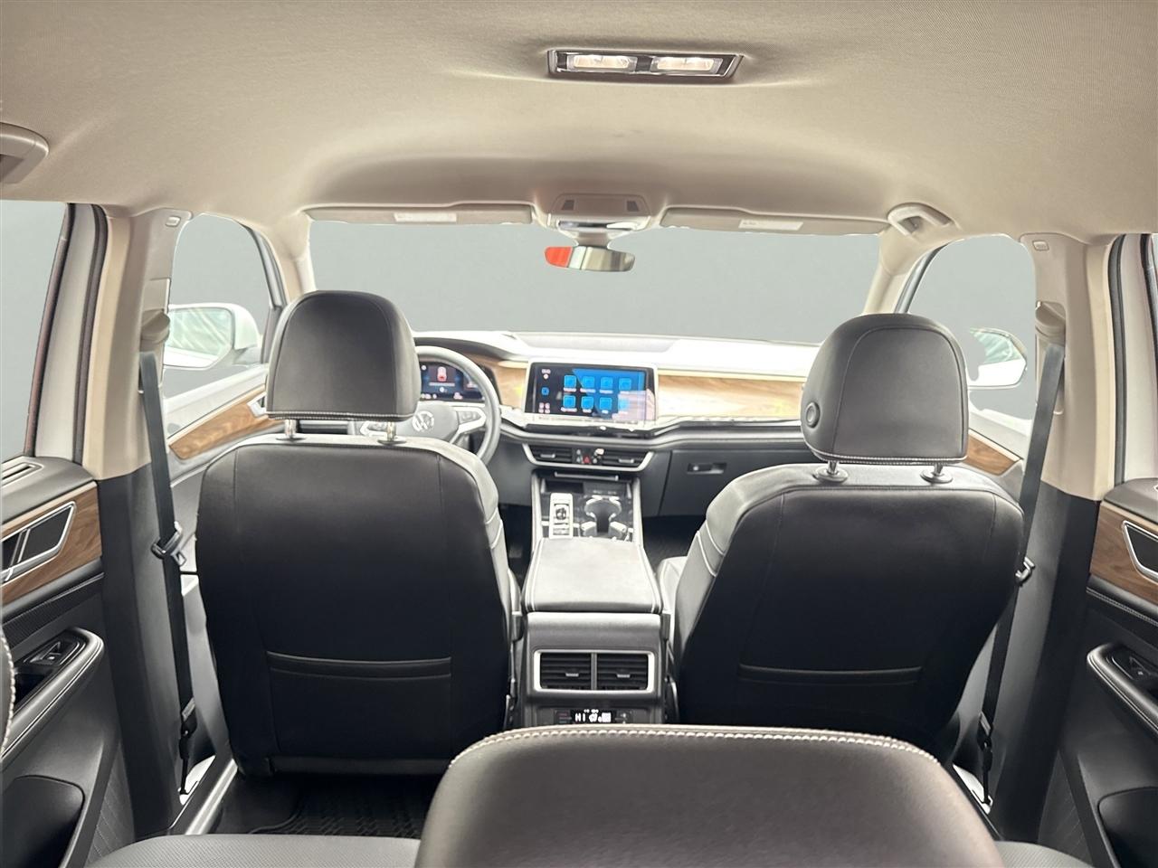 Volkswagen Atlas 2.0T SE w/Technology 4MOTION 2024