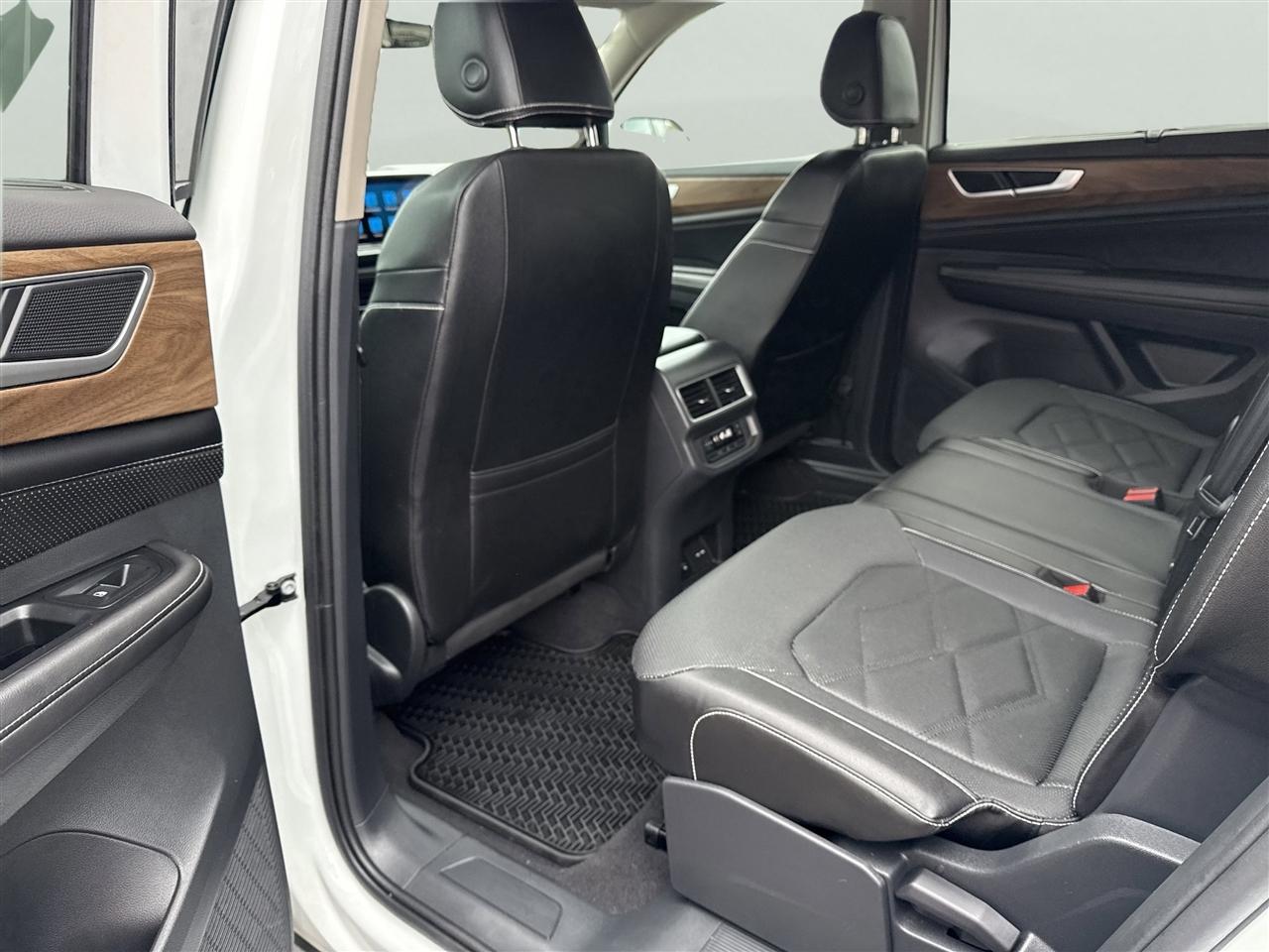 Volkswagen Atlas 2.0T SE w/Technology 4MOTION 2024
