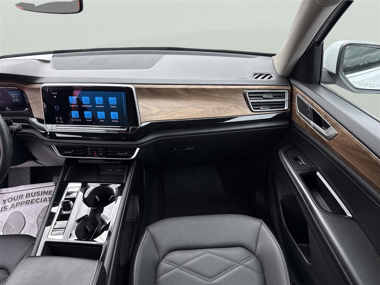 Volkswagen Atlas 2.0T SE w/Technology 4MOTION 2024