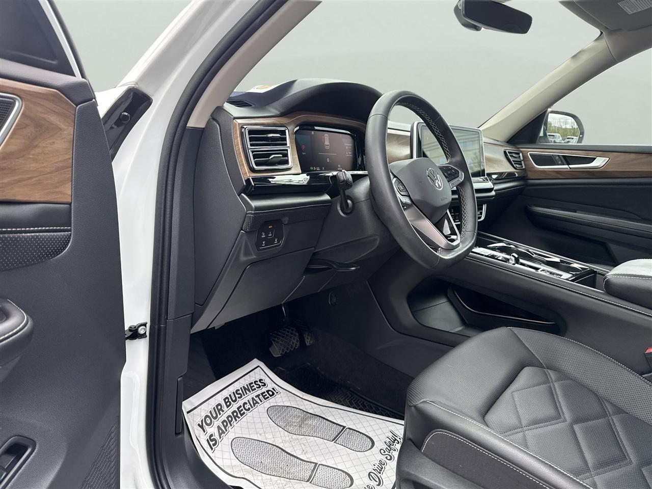 Volkswagen Atlas 2.0T SE w/Technology 4MOTION 2024