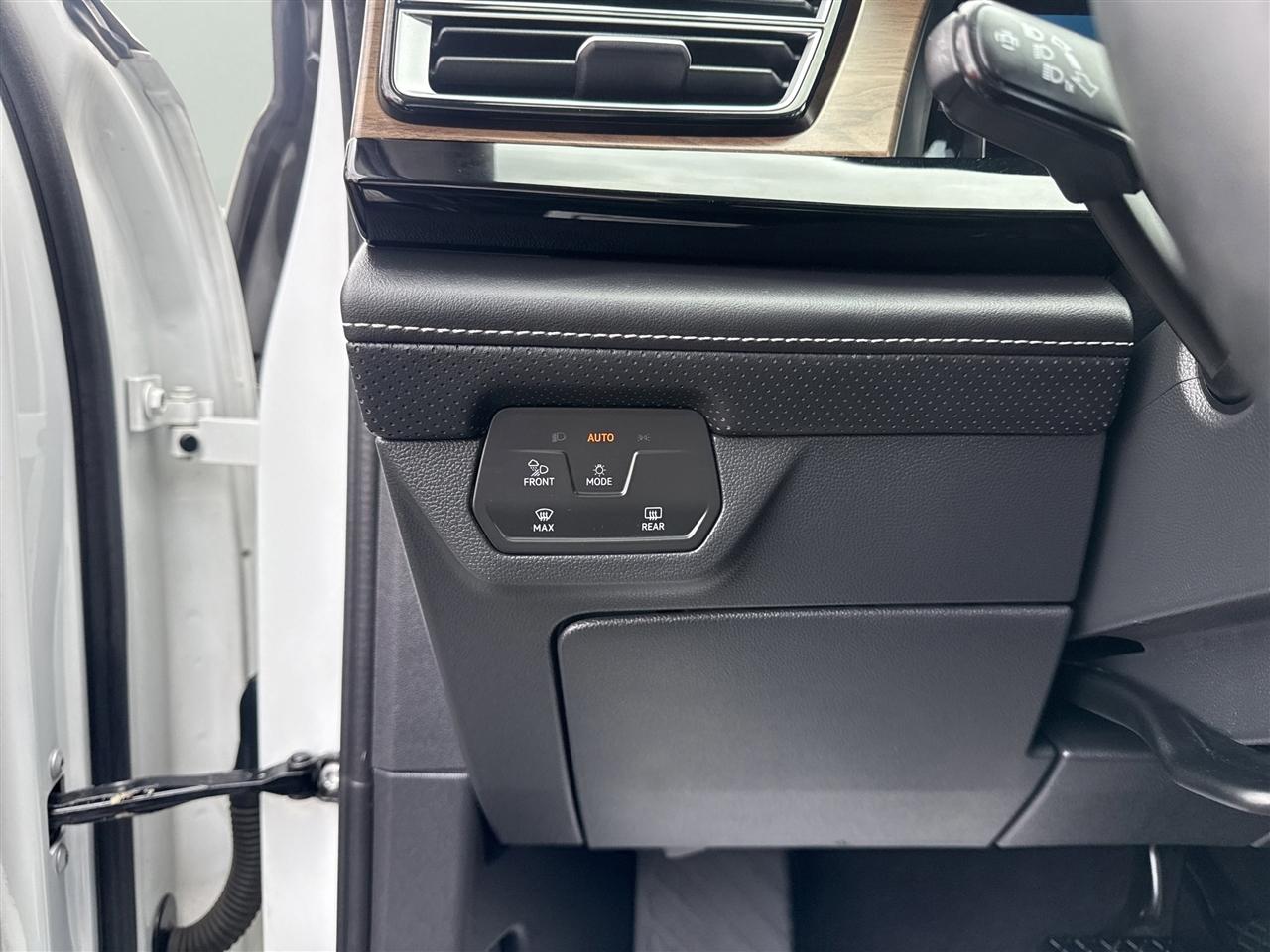 Volkswagen Atlas 2.0T SE w/Technology 4MOTION 2024