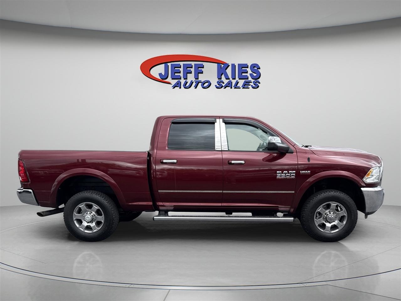 RAM 3500 SLT 4x4 Crew Cab 6'4" Box 2018