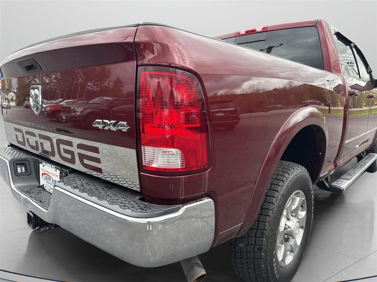 RAM 3500 SLT 4x4 Crew Cab 6'4" Box 2018
