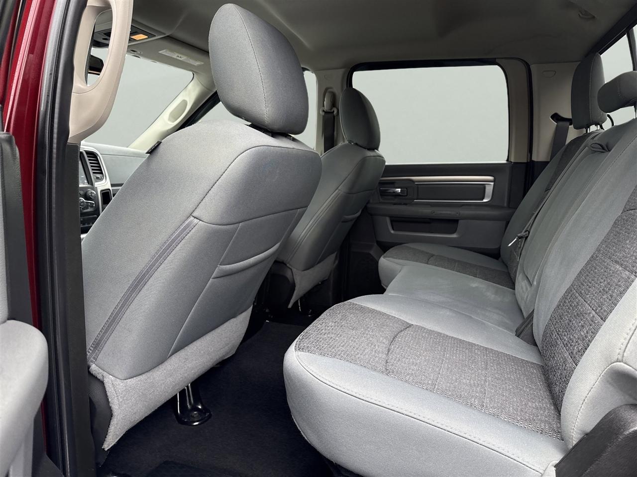 RAM 3500 SLT 4x4 Crew Cab 6'4" Box 2018