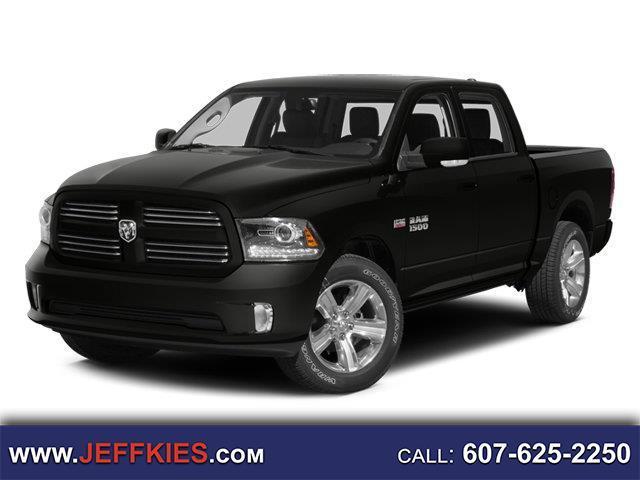 RAM 1500 4WD Crew Cab 149" Laramie 2014