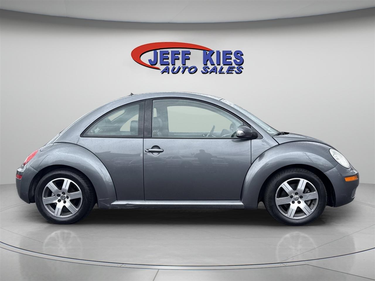 Volkswagen New Beetle Coupe 2dr 2.5L Manual 2006