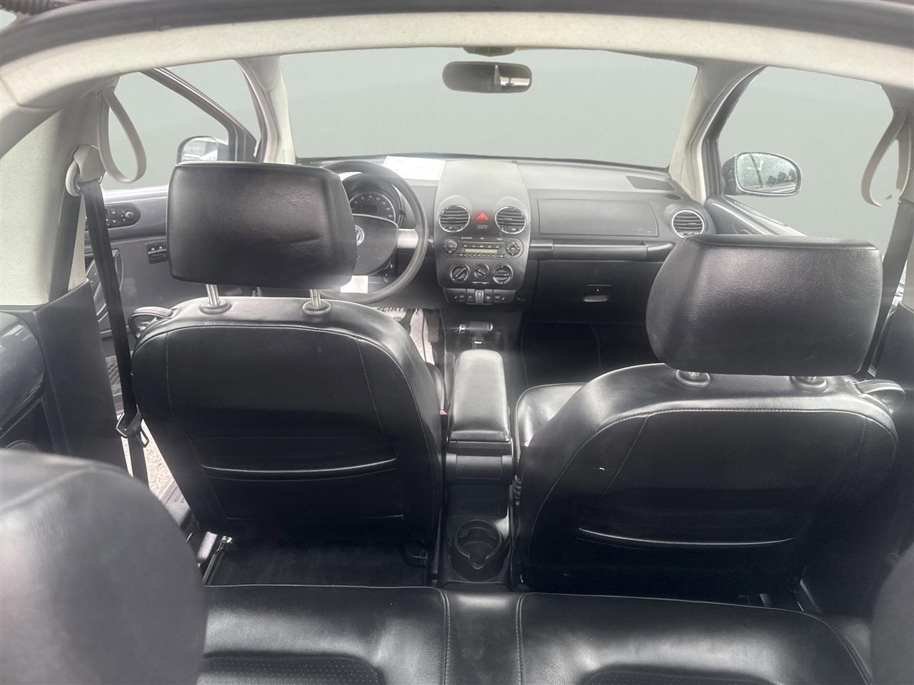 Volkswagen New Beetle Coupe 2dr 2.5L Manual 2006