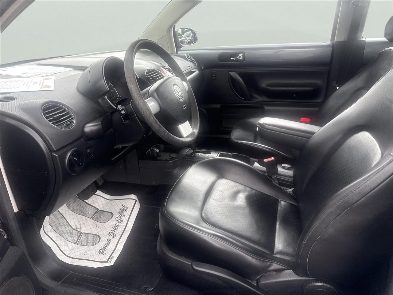 Volkswagen New Beetle Coupe 2dr 2.5L Manual 2006