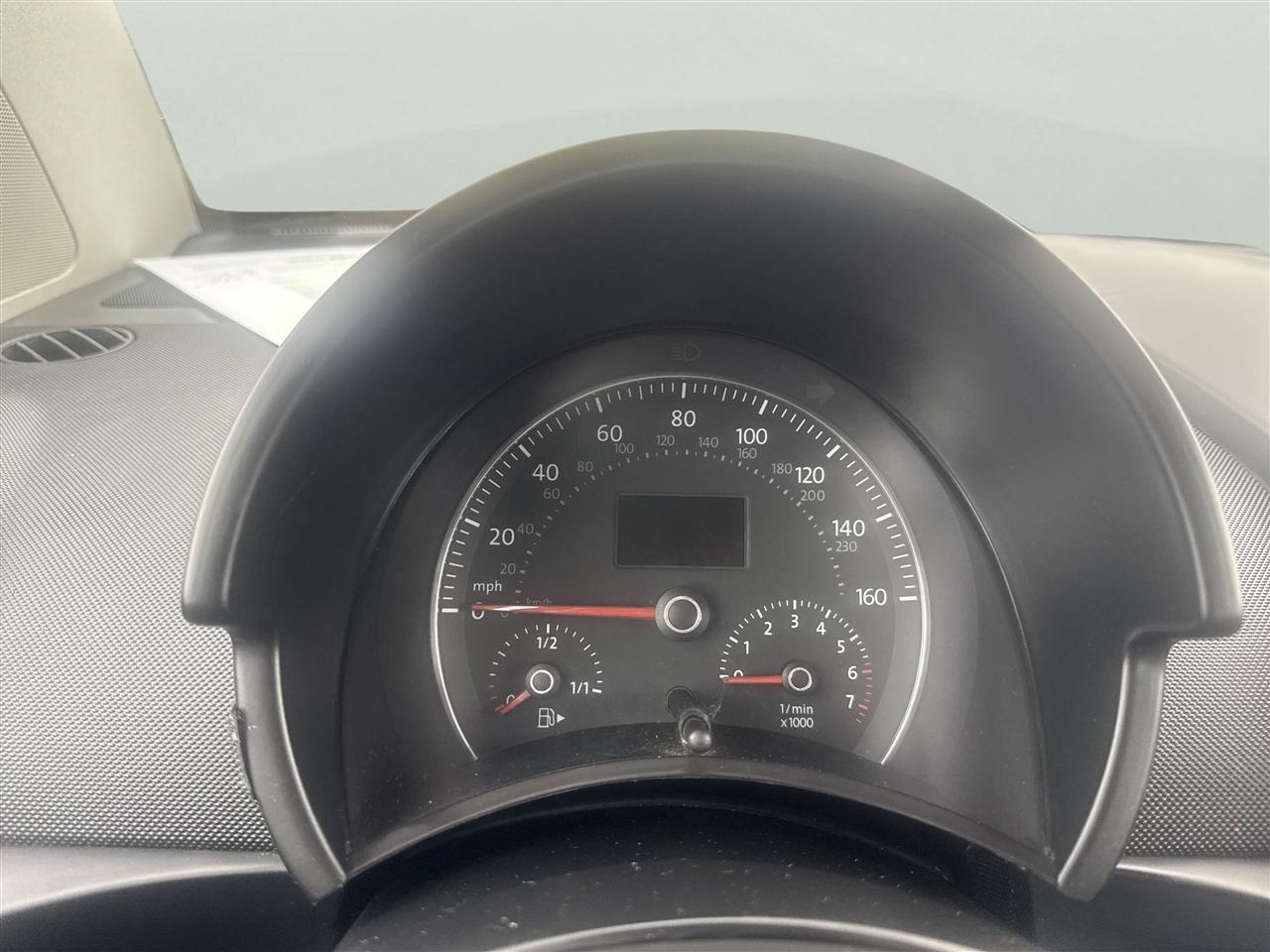 Volkswagen New Beetle Coupe 2dr 2.5L Manual 2006