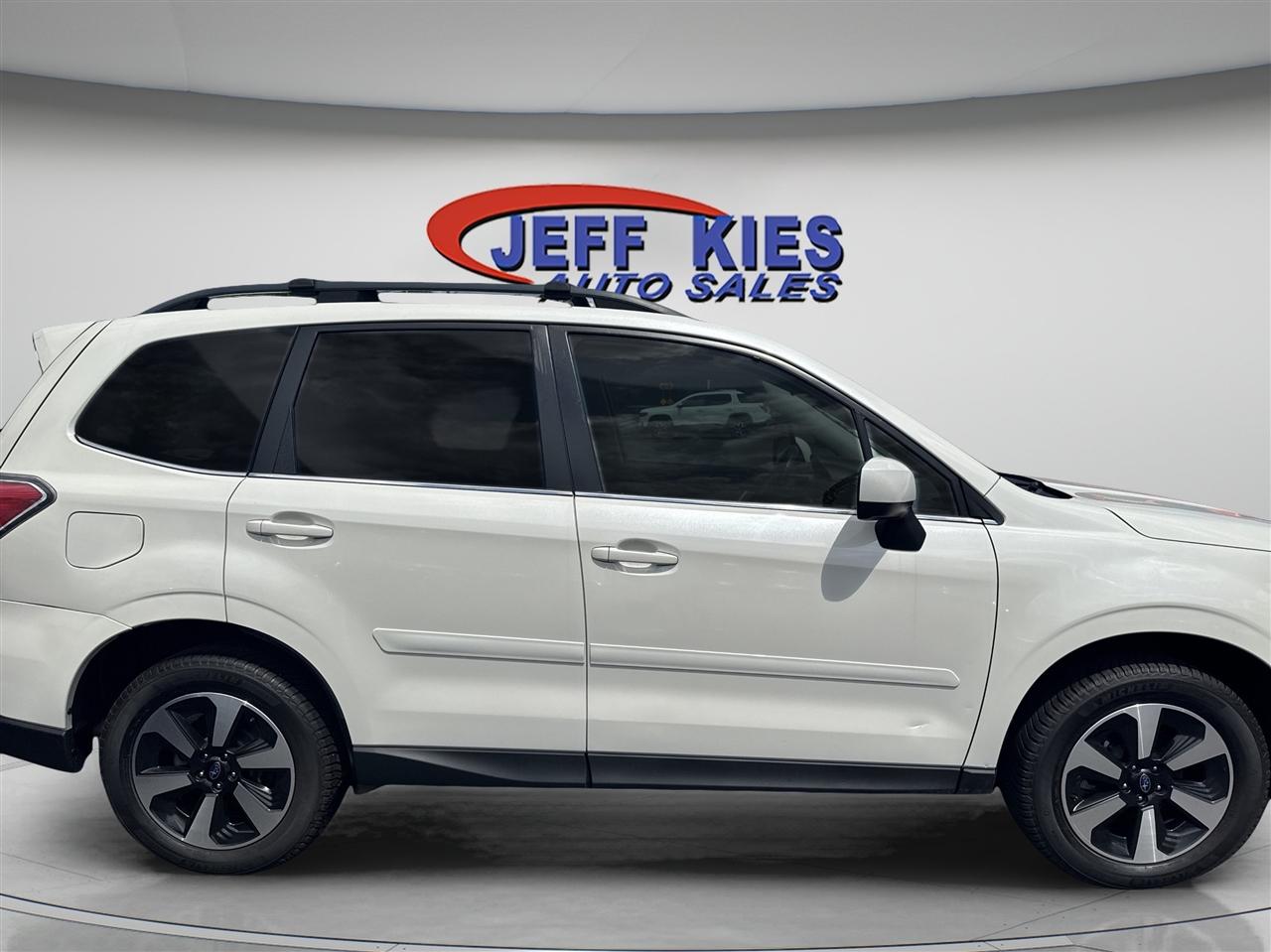 Subaru Forester 2.5i Limited CVT 2017