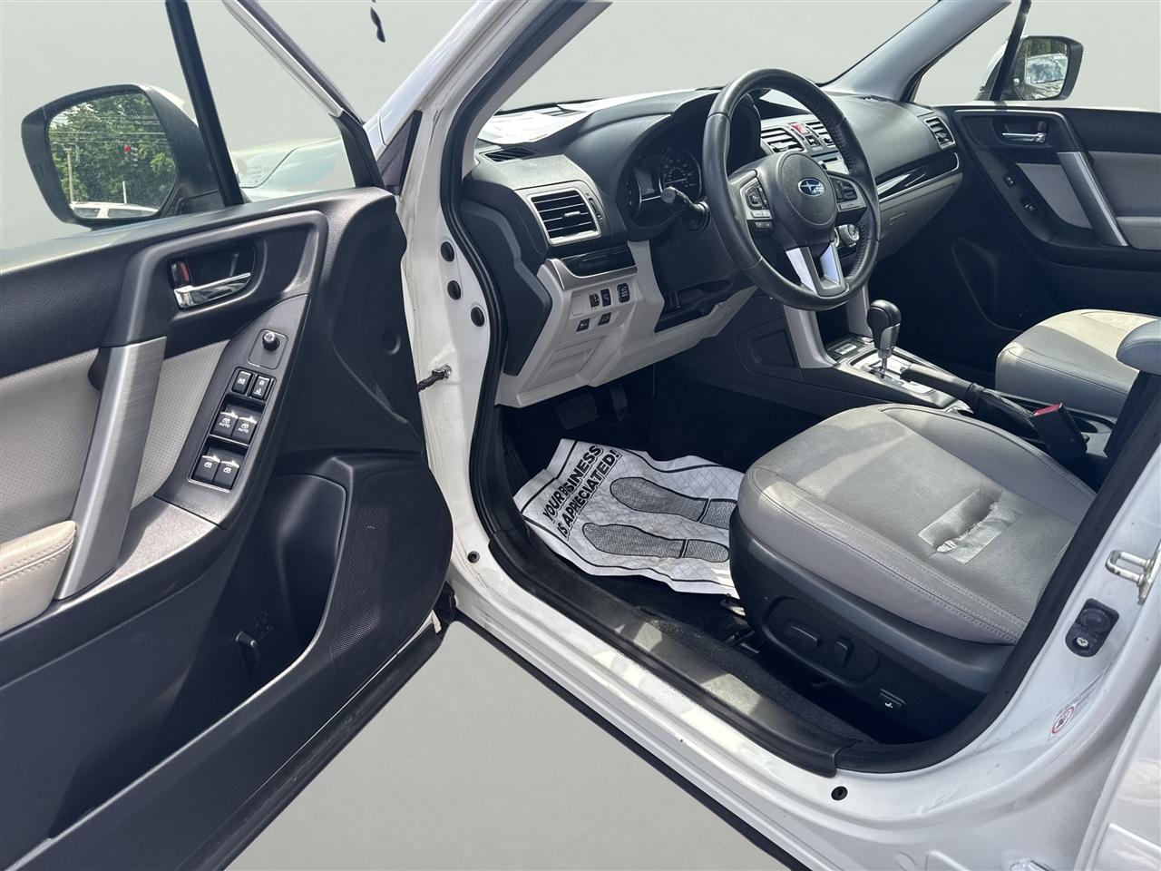 Subaru Forester 2.5i Limited CVT 2017