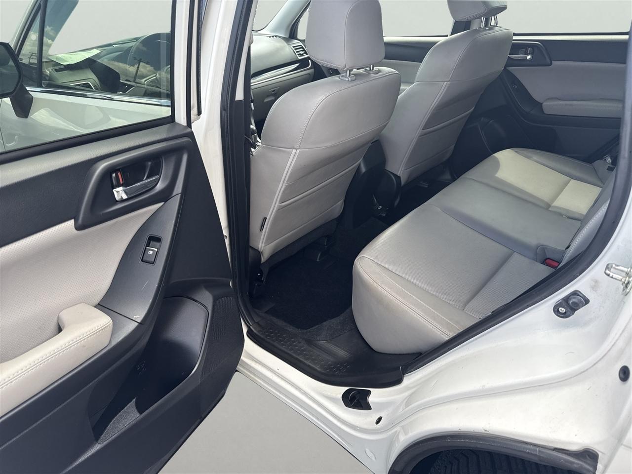 Subaru Forester 2.5i Limited CVT 2017