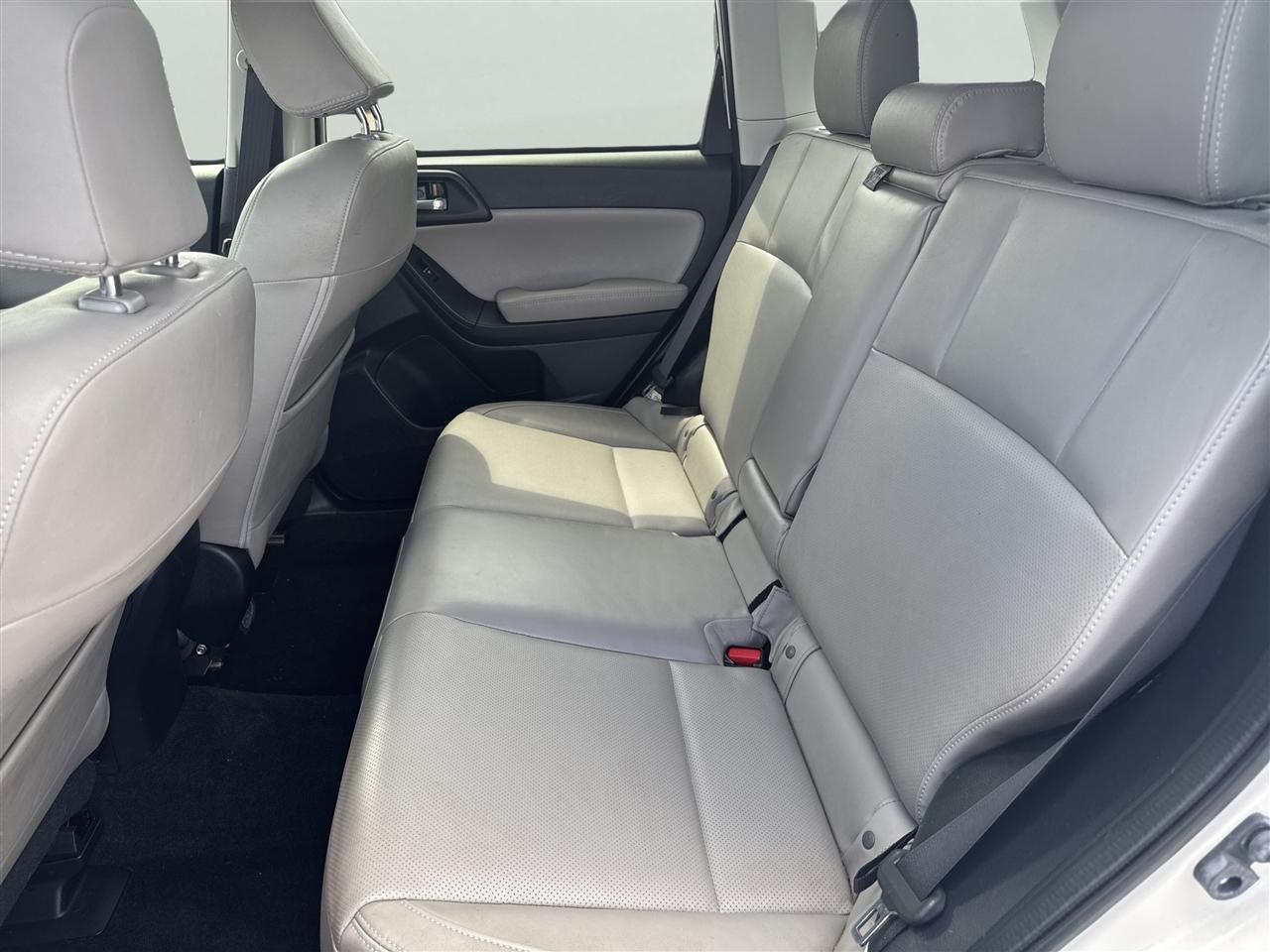 Subaru Forester 2.5i Limited CVT 2017