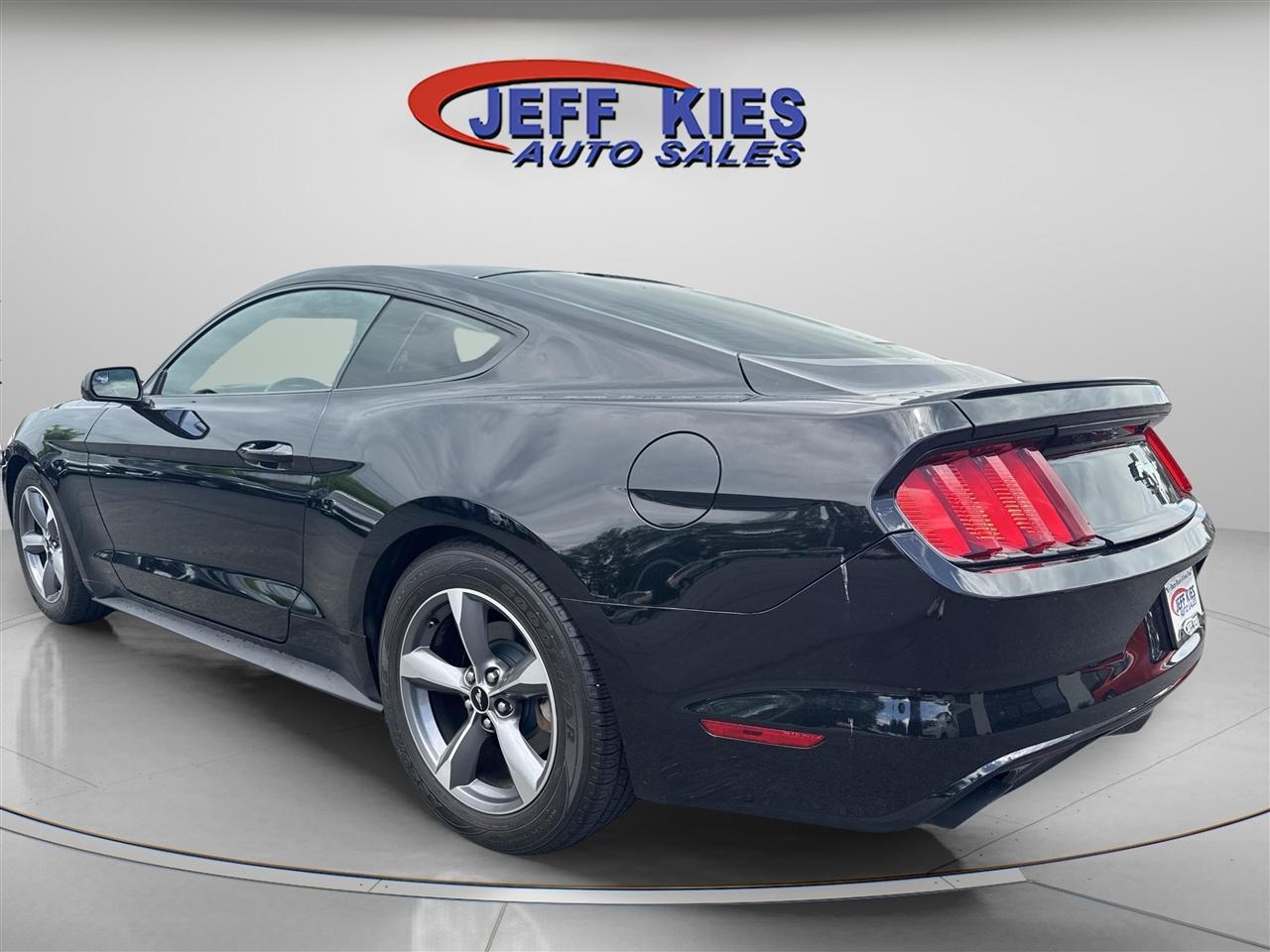 Ford Mustang 2dr Fastback V6 2016