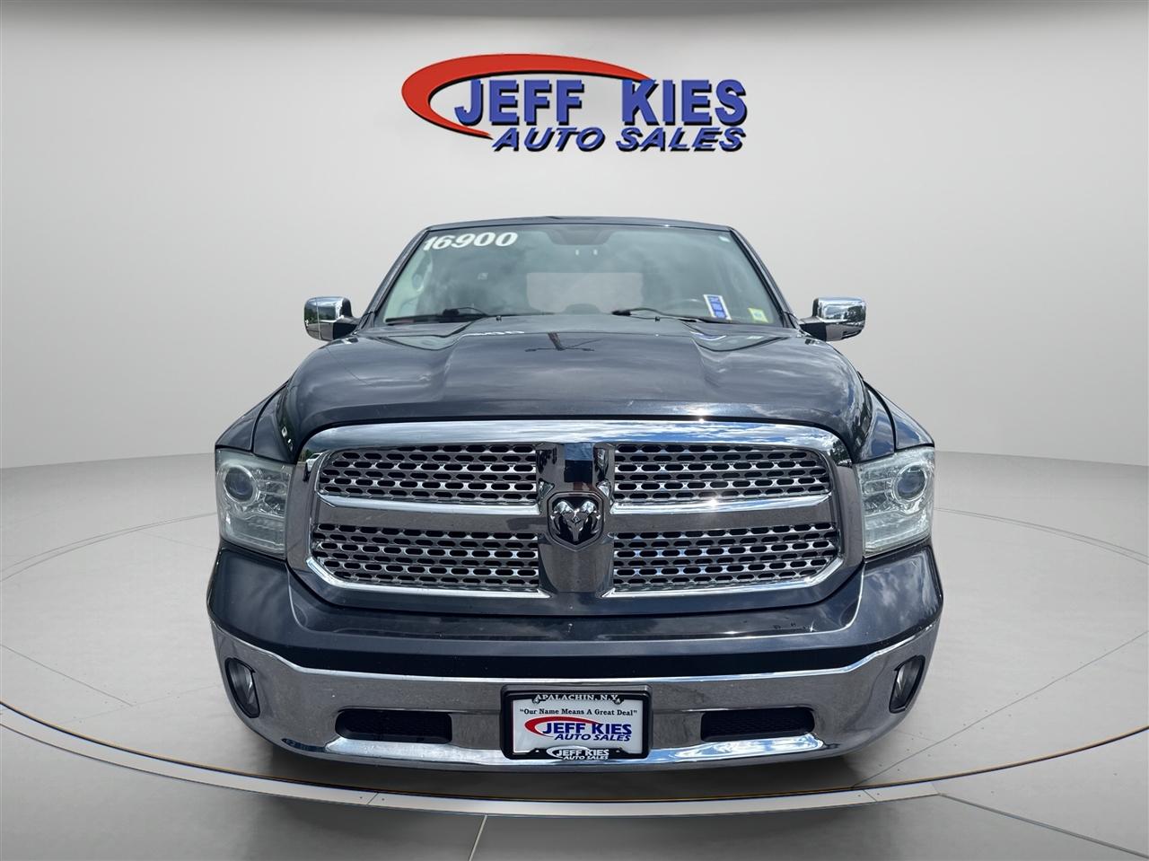 RAM 1500 4WD Quad Cab 140.5" Laramie 2013