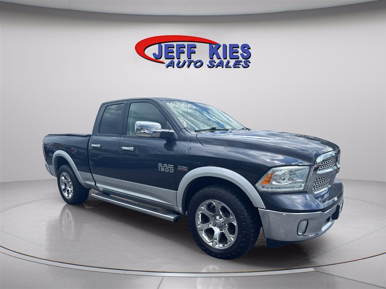 RAM 1500 4WD Quad Cab 140.5" Laramie 2013