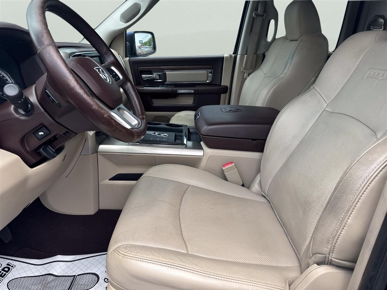 RAM 1500 4WD Quad Cab 140.5" Laramie 2013