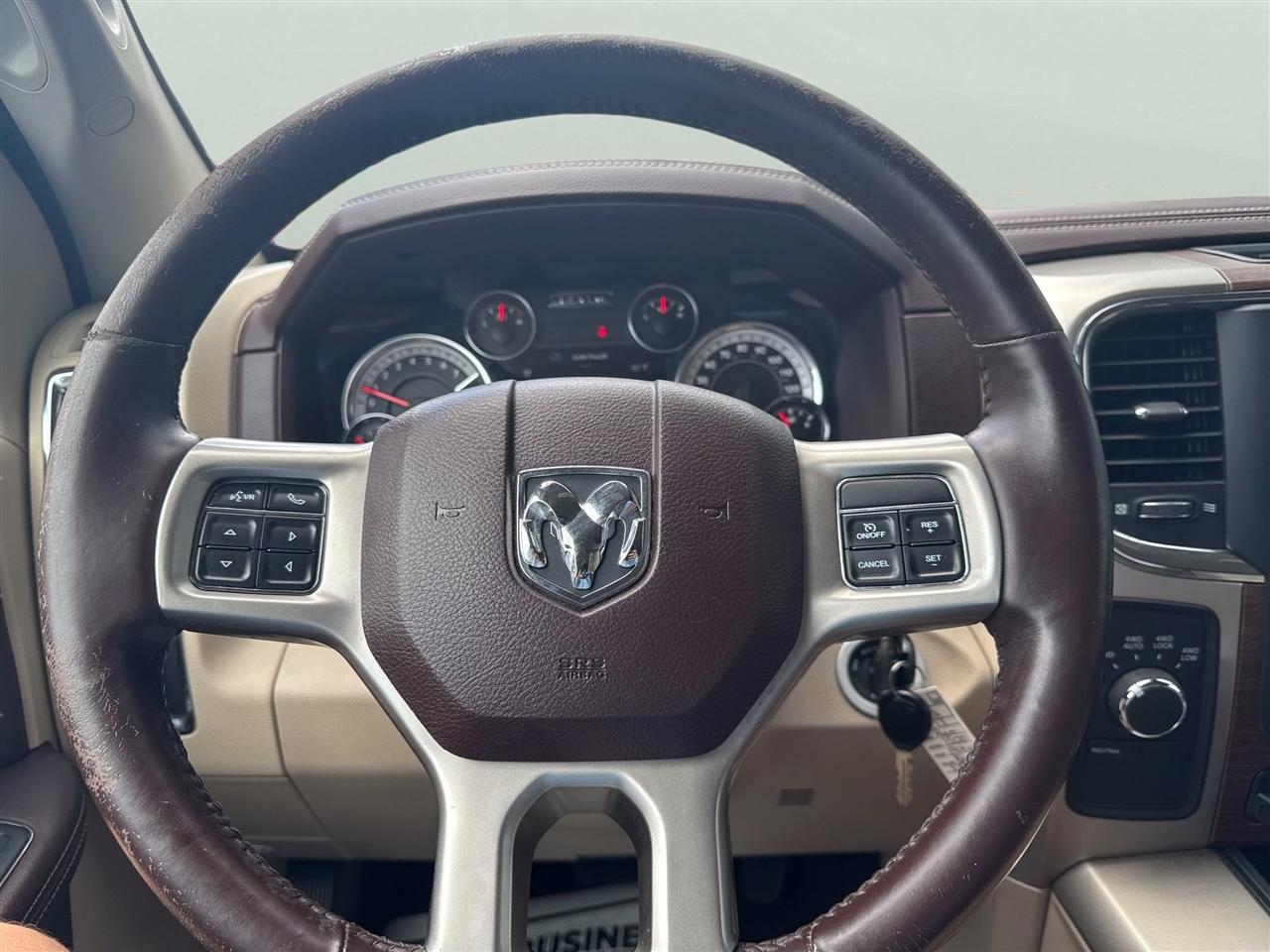 RAM 1500 4WD Quad Cab 140.5" Laramie 2013