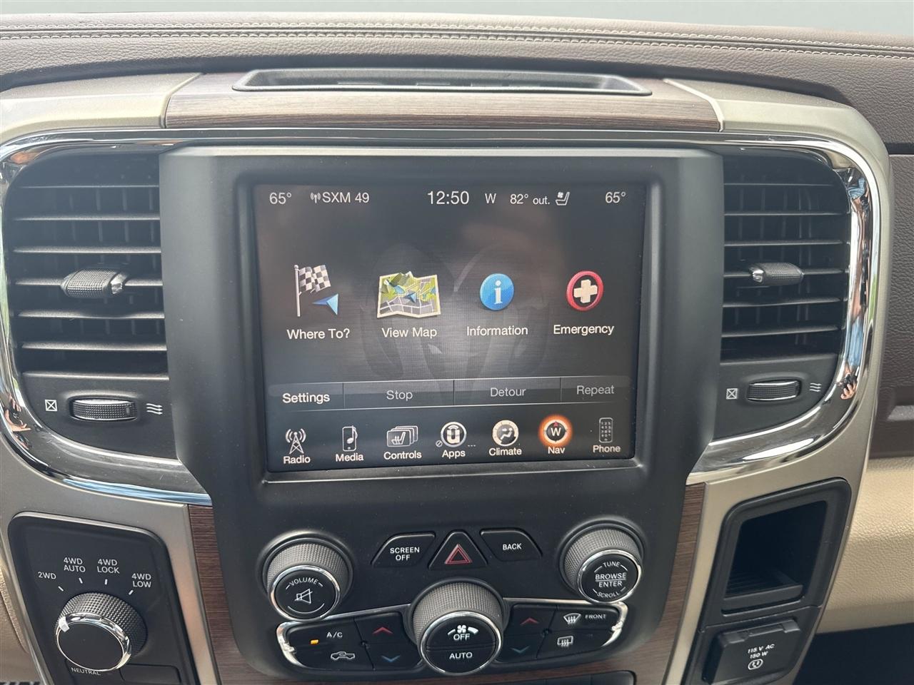 RAM 1500 4WD Quad Cab 140.5" Laramie 2013