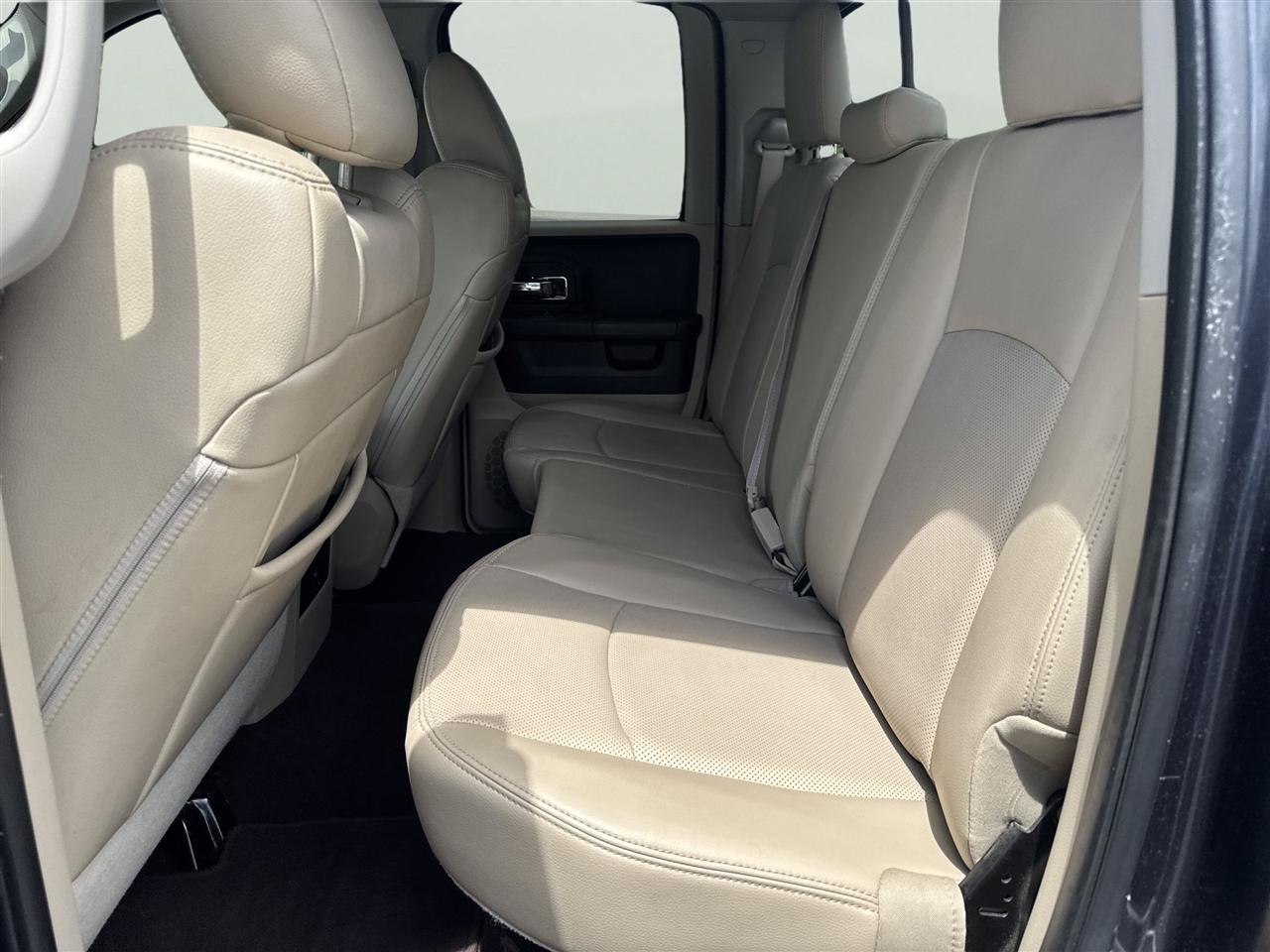 RAM 1500 4WD Quad Cab 140.5" Laramie 2013