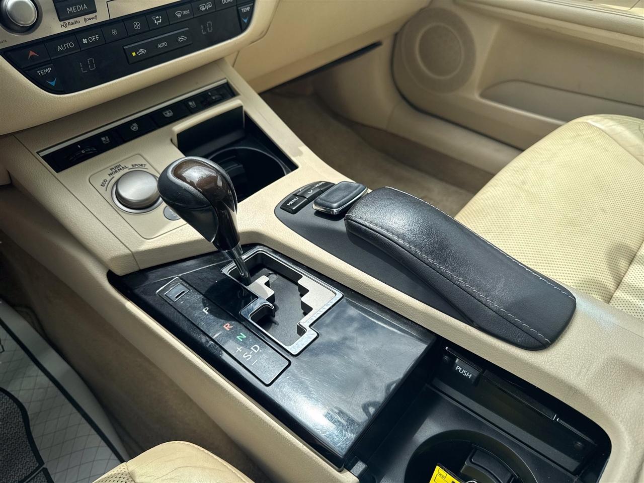 Lexus ES 350 4dr Sdn 2015