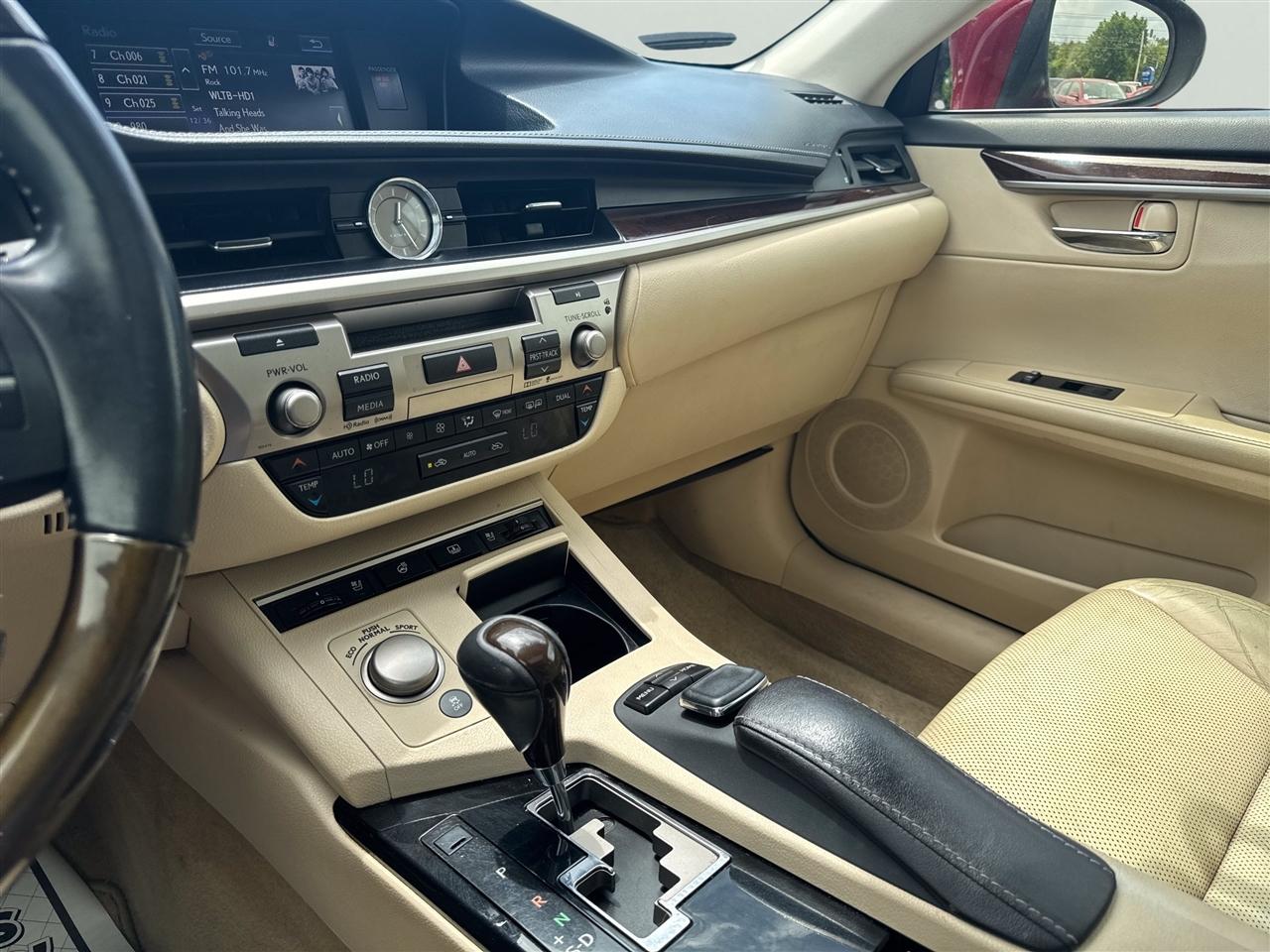 Lexus ES 350 4dr Sdn 2015