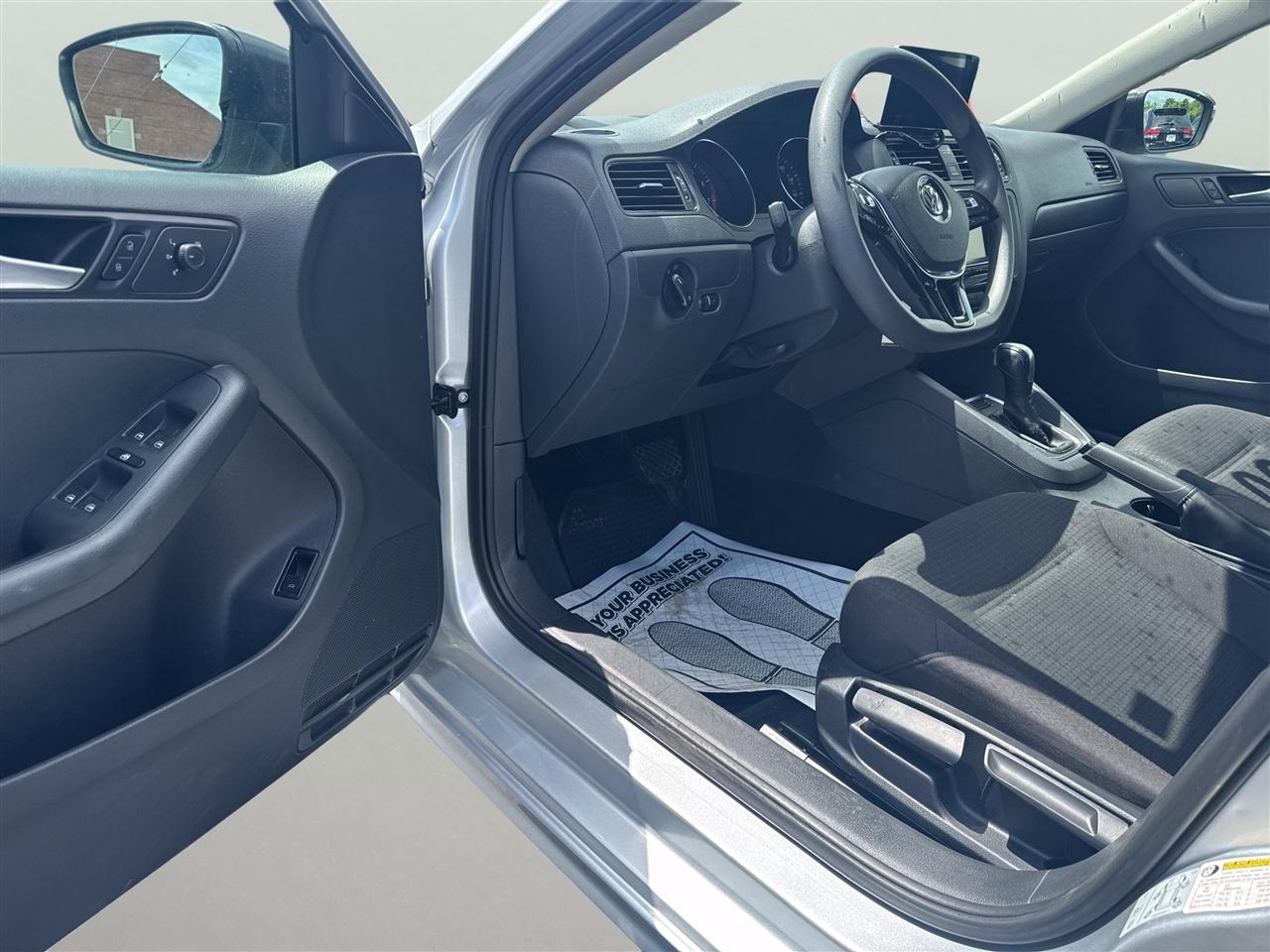 Volkswagen Jetta Sedan 4dr Auto 1.4T S 2016