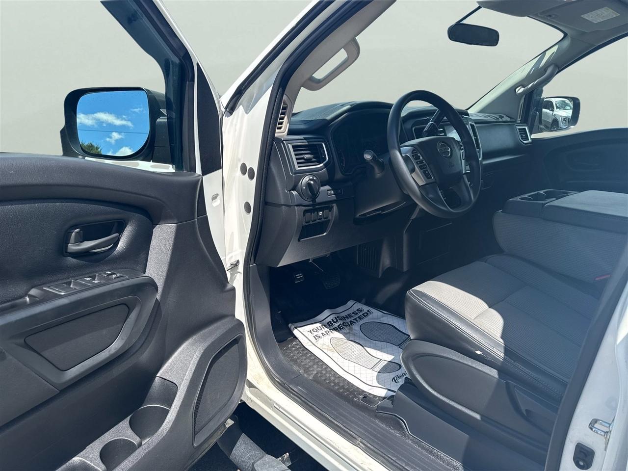 Nissan Titan XD 4x4 Gas Crew Cab S 2018