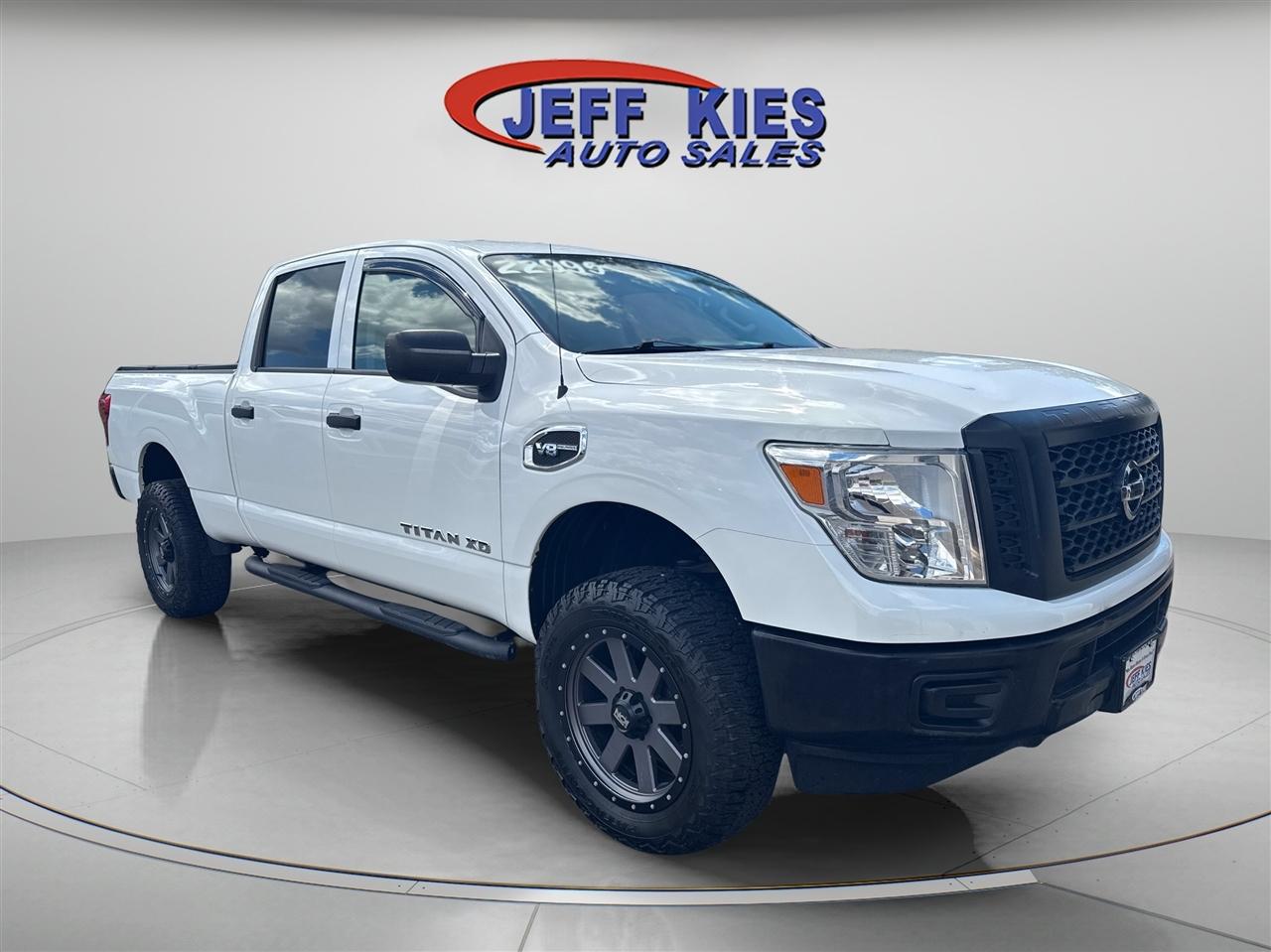 Nissan Titan XD 4x4 Gas Crew Cab S 2018