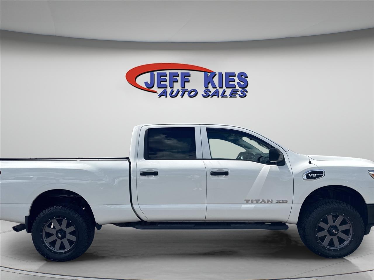 Nissan Titan XD 4x4 Gas Crew Cab S 2018