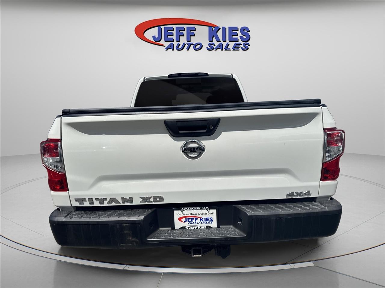 Nissan Titan XD 4x4 Gas Crew Cab S 2018