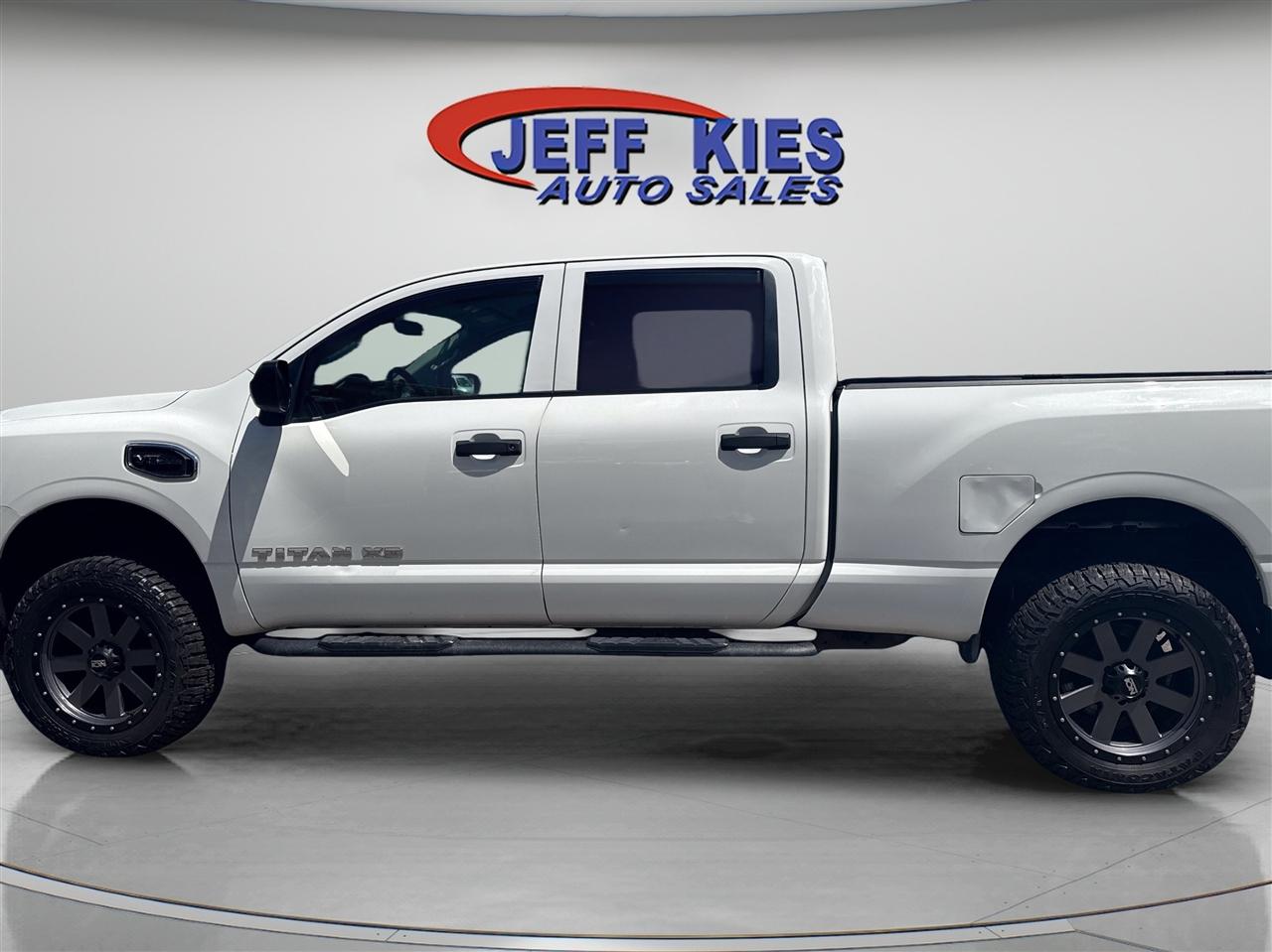 Nissan Titan XD 4x4 Gas Crew Cab S 2018